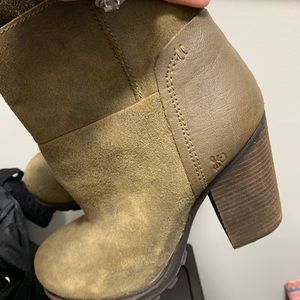 Beautiful booties almost new